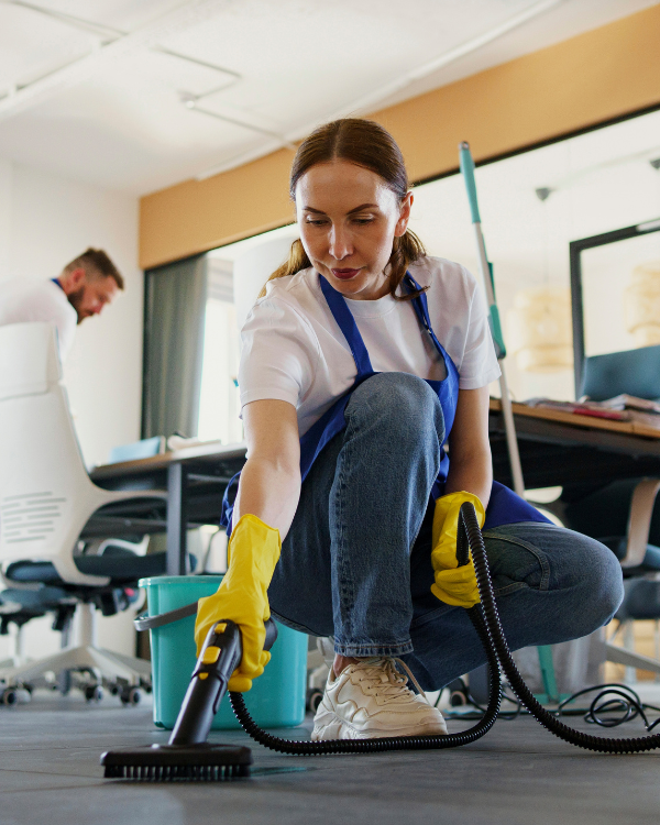 Cleaning service for homes and offices
